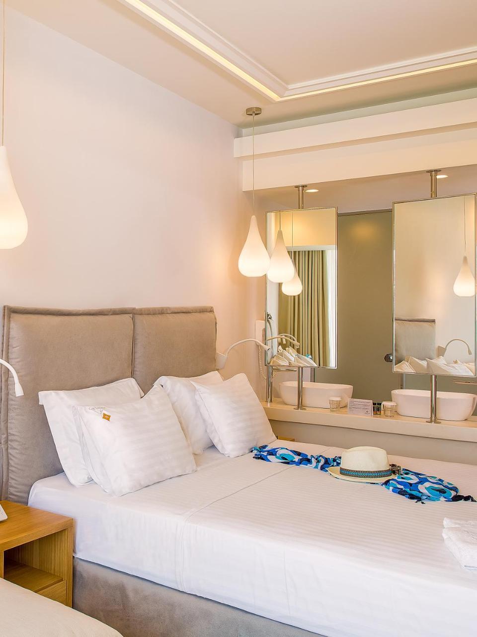 Samian Mare Hotel, Suites & Spa Karlovassi Exterior foto