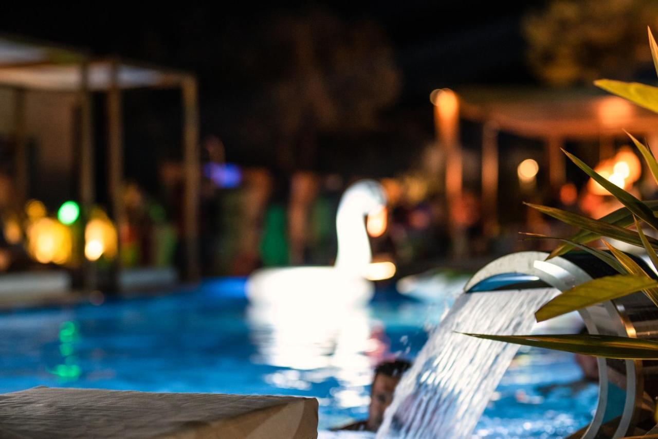 Samian Mare Hotel, Suites & Spa Karlovassi Exterior foto